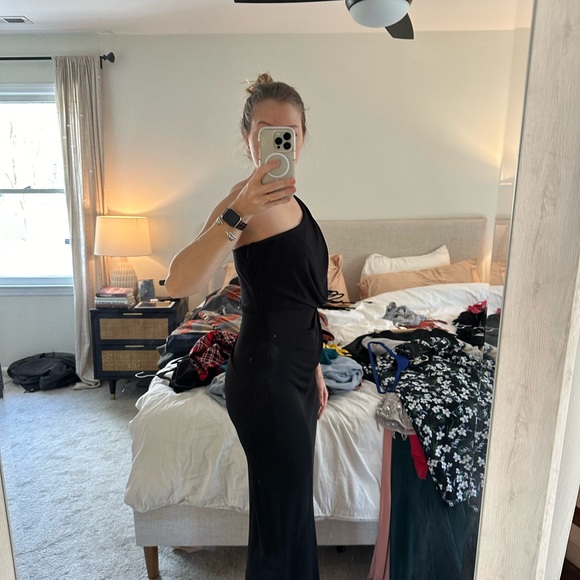 One shoulder BCBG formal dress - Picture 3 of 4